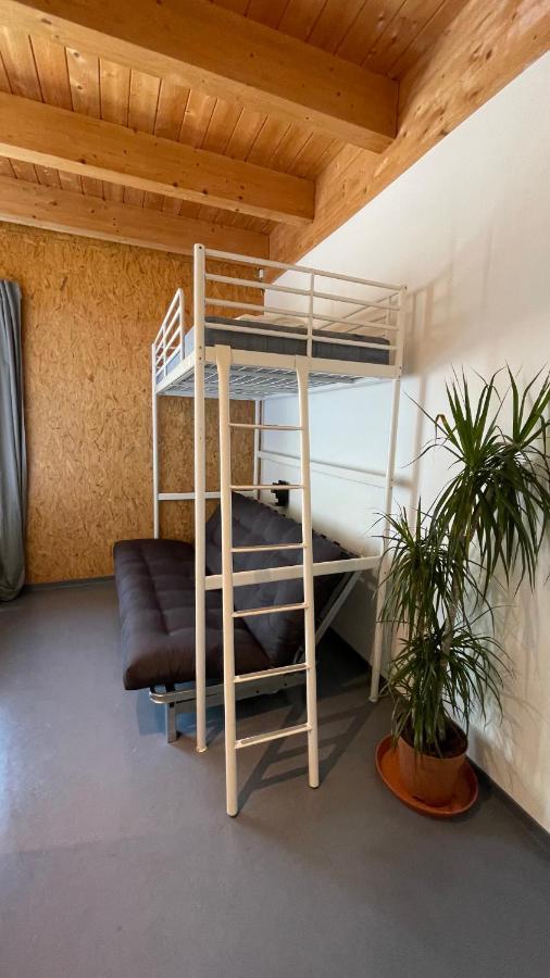 Hostel Oder Ferienwohnung 1-16 Personen Im Blauen Haus Fehmarn Extérieur photo