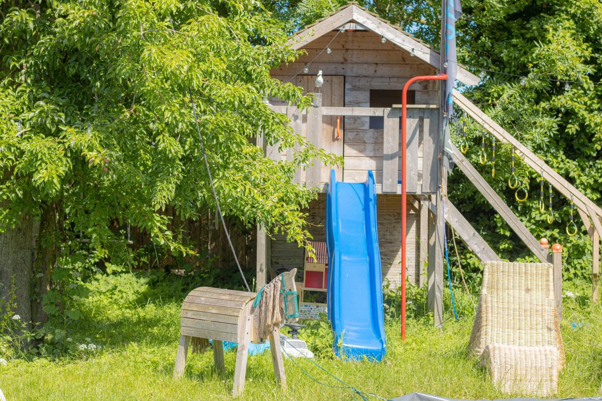 Hostel Oder Ferienwohnung 1-16 Personen Im Blauen Haus Fehmarn Extérieur photo